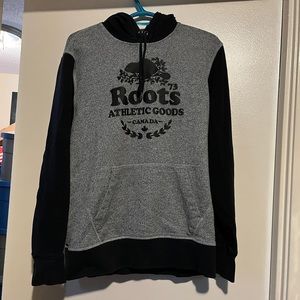 ROOTS BLACK AND GREY PULLOVER HOODED SWEATER
